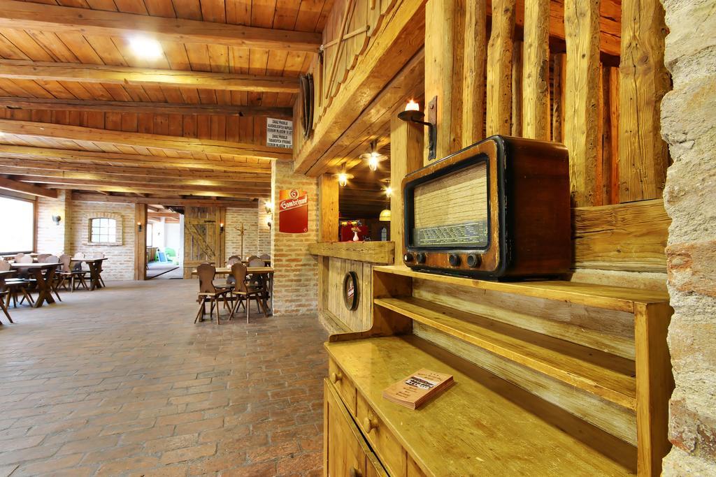 Hotel Stara Skola Sloup (South Moravian)